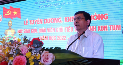 Tuyên dương, khen thưởng học sinh, giáo viên giỏi tiêu biểu